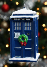 Load image into Gallery viewer, KURT ADLER DOCTOR WHO LIGHT-UP TARDIS w/WREATH CHRISTMAS ORNAMENT DW1162
