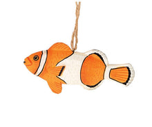 Load image into Gallery viewer, GALLERIE II 4&quot; HANDMADE WOODEN TROPICAL FISH COASTAL CHRISTMAS ORNAMENT STYLE 3
